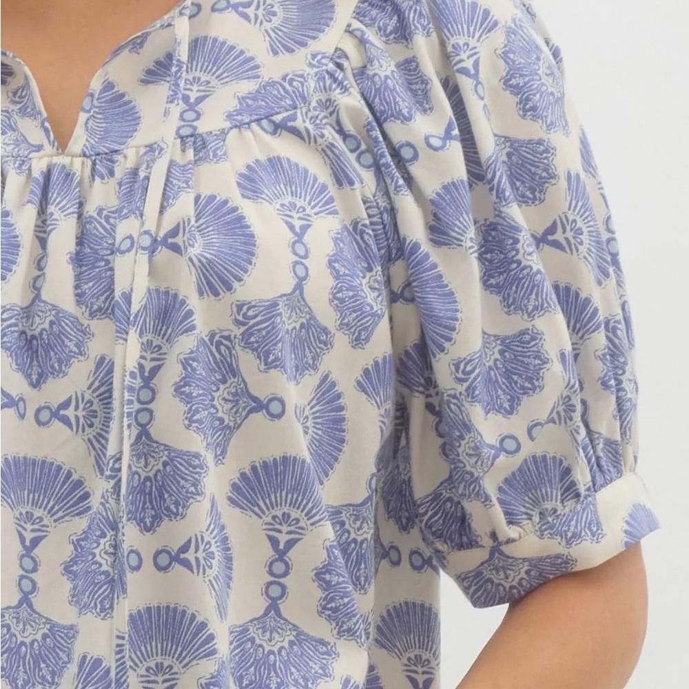 entro NWT The Charmer Blue Floral Blouse Peasant Tunic Size Large - Picture 13 of 13